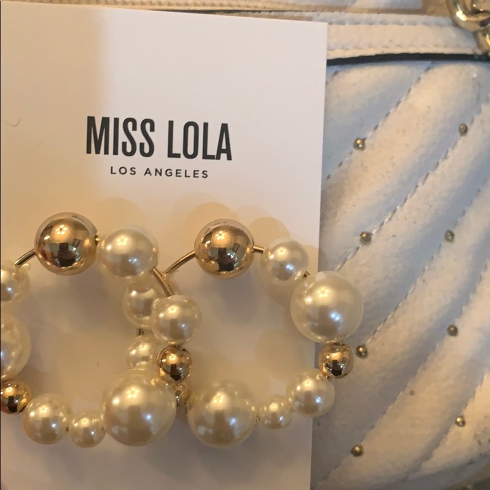 I’m selling MISS LOLA earrings!!